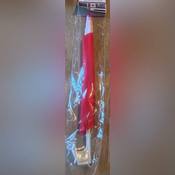 Canadian car flag - Picture 2 of 2